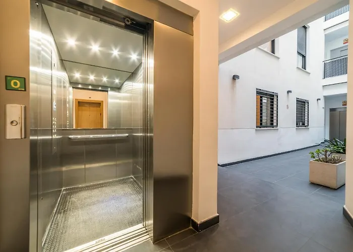 New! With Pool And Parking In The Center! Appartement